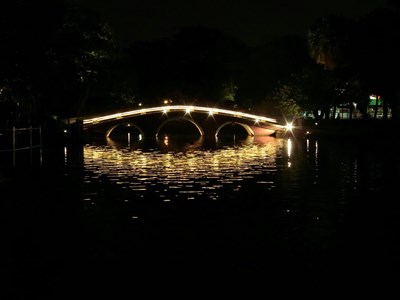 再造台中公園光環境　七夕點燈展風情